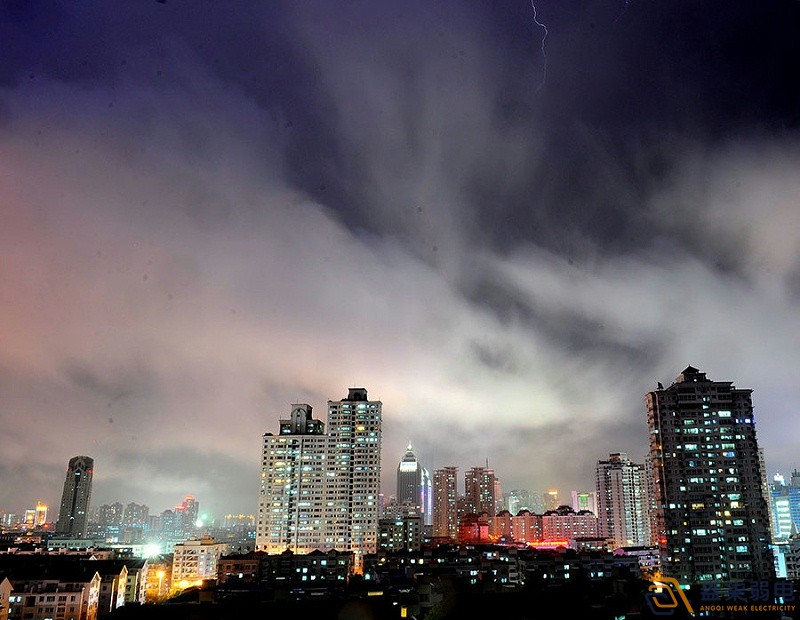 安防監(jiān)控設(shè)備如何防雷雨？