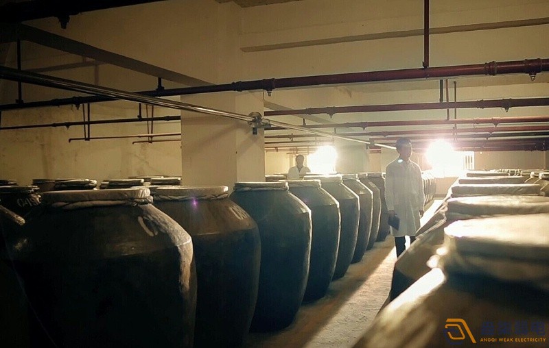 成都盎柒弱電—酒廠窖池測溫儀有什么作用？